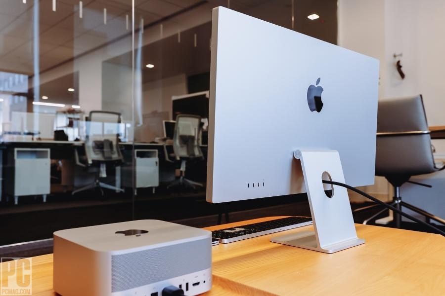 Apple Studio Monitor